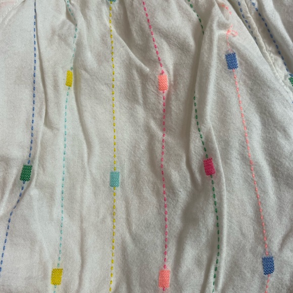 White shorts with fun print 3T - Picture 4 of 7